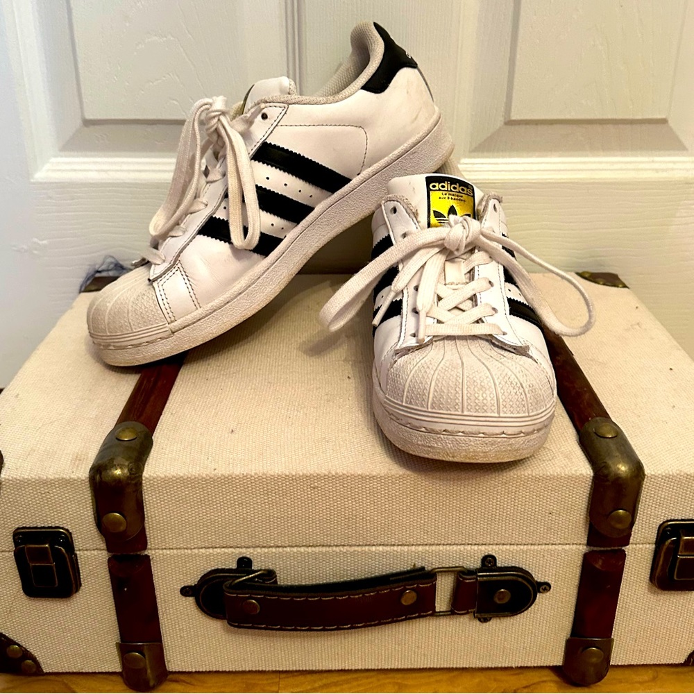 Adidas tennis shoes